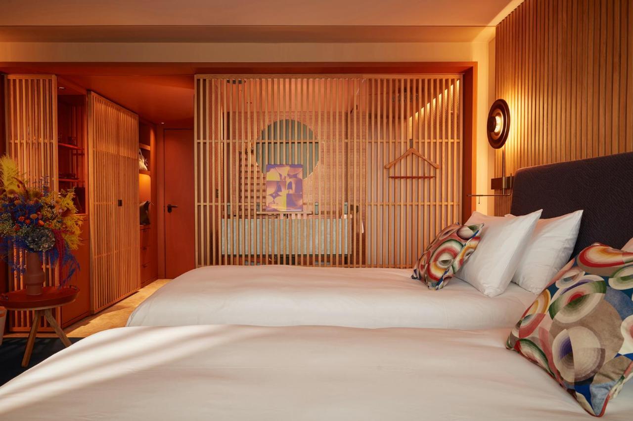 So/ Paris Hotel Exterior foto A room at the hotel