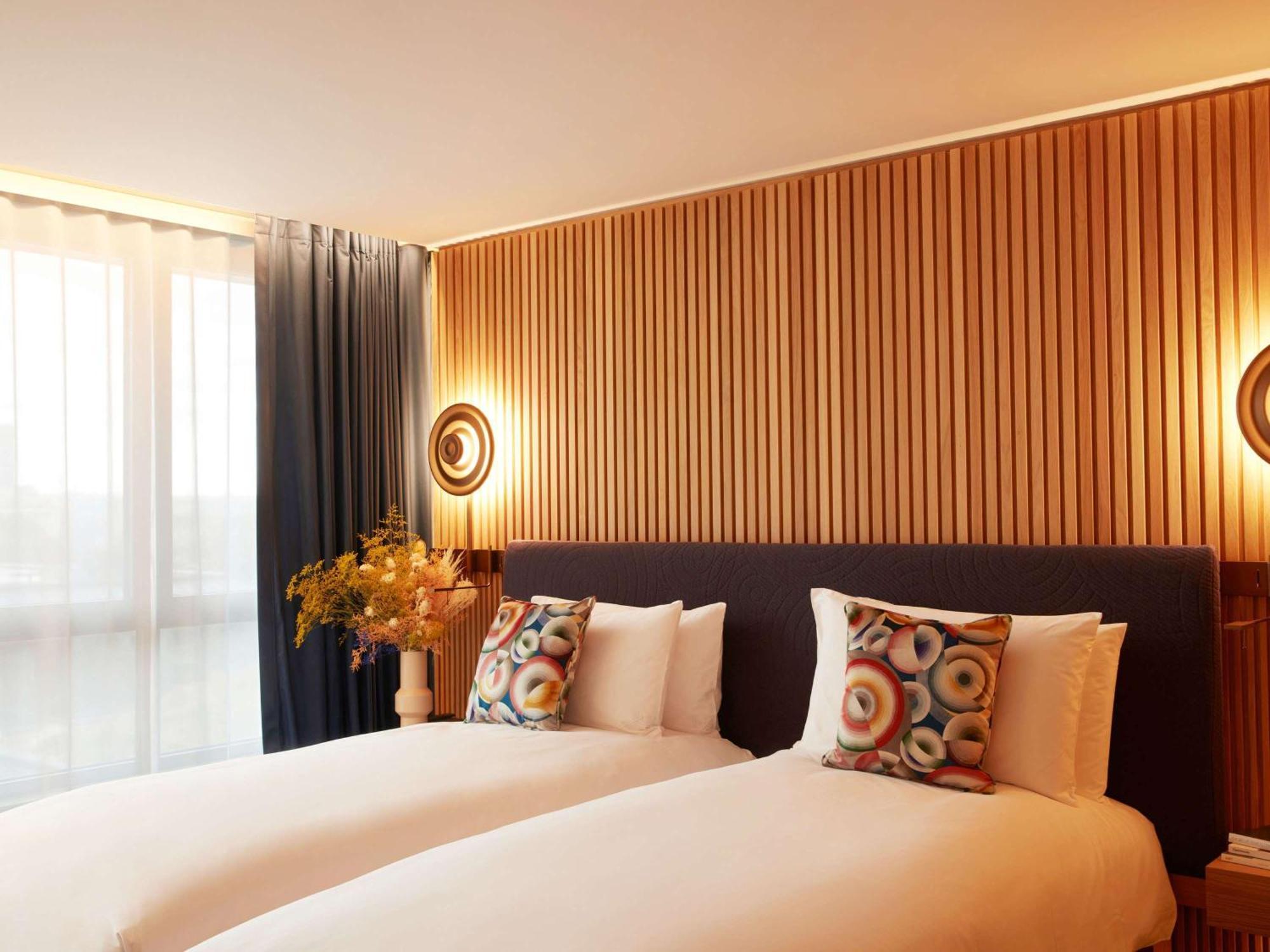 So/ Paris Hotel Exterior foto A room at the hotel