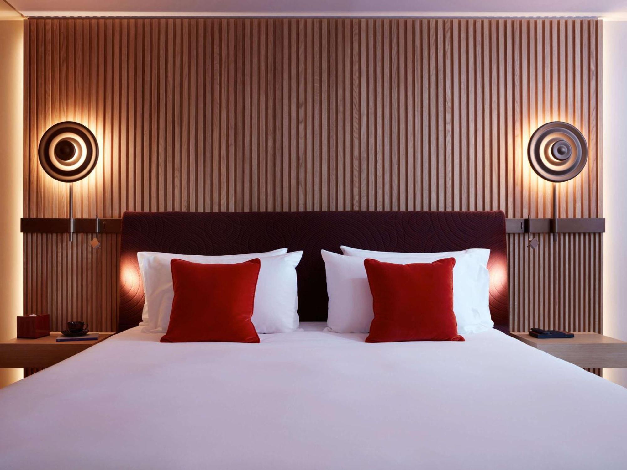 So/ Paris Hotel Exterior foto A bedroom at the hotel