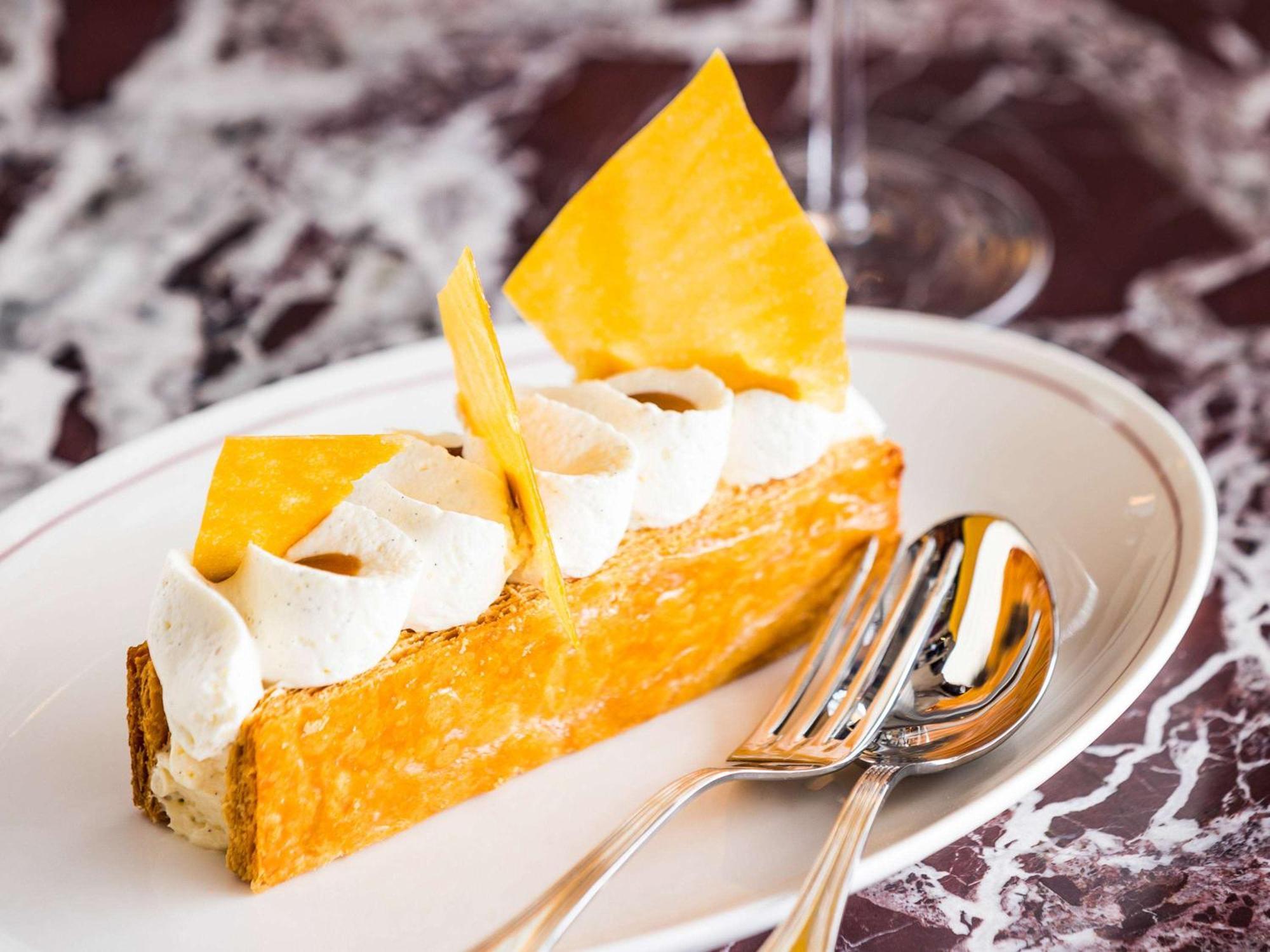 So/ Paris Hotel Exterior foto A slice of mango float