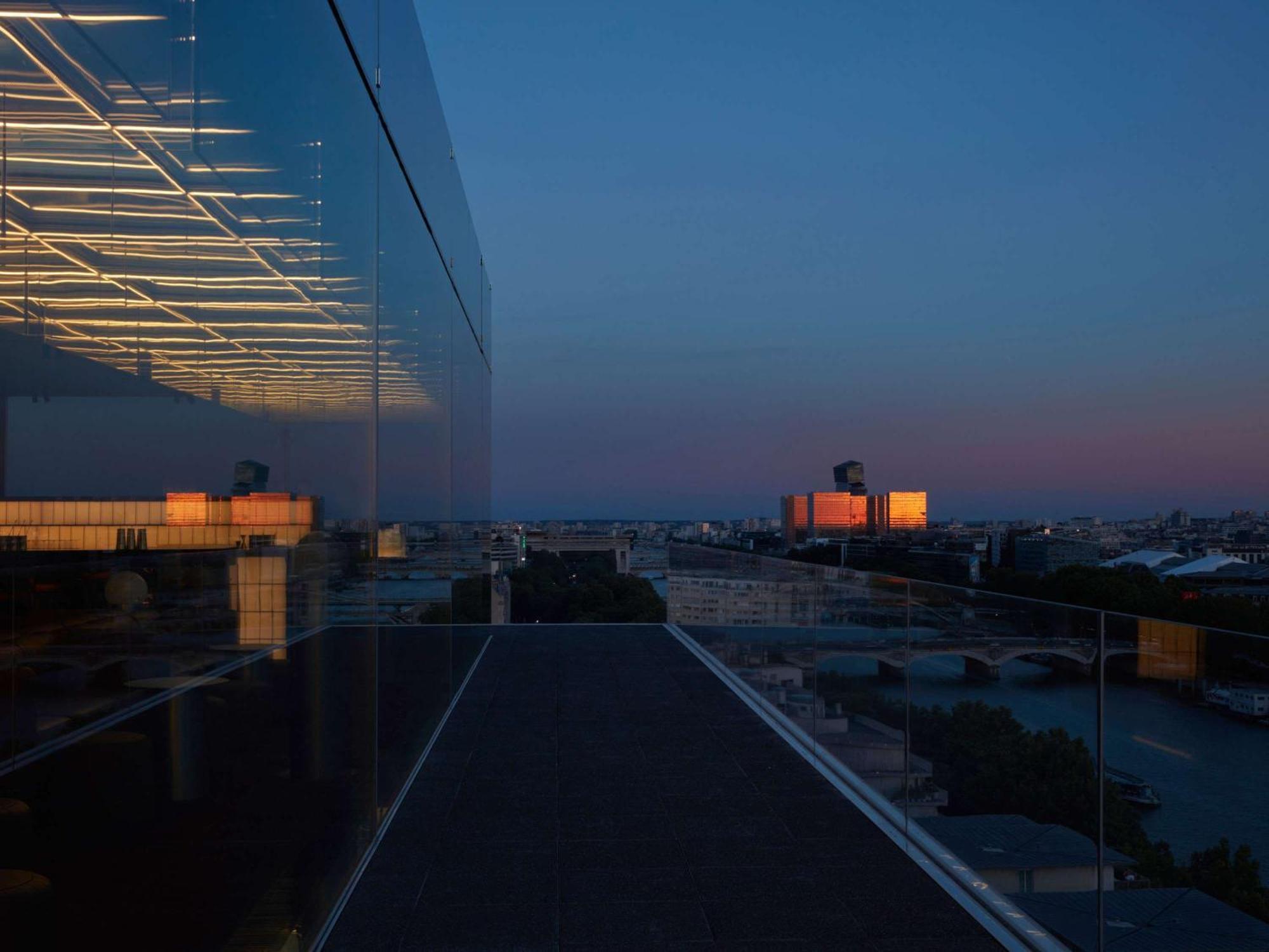 So/ Paris Hotel Exterior foto View from the top of the building